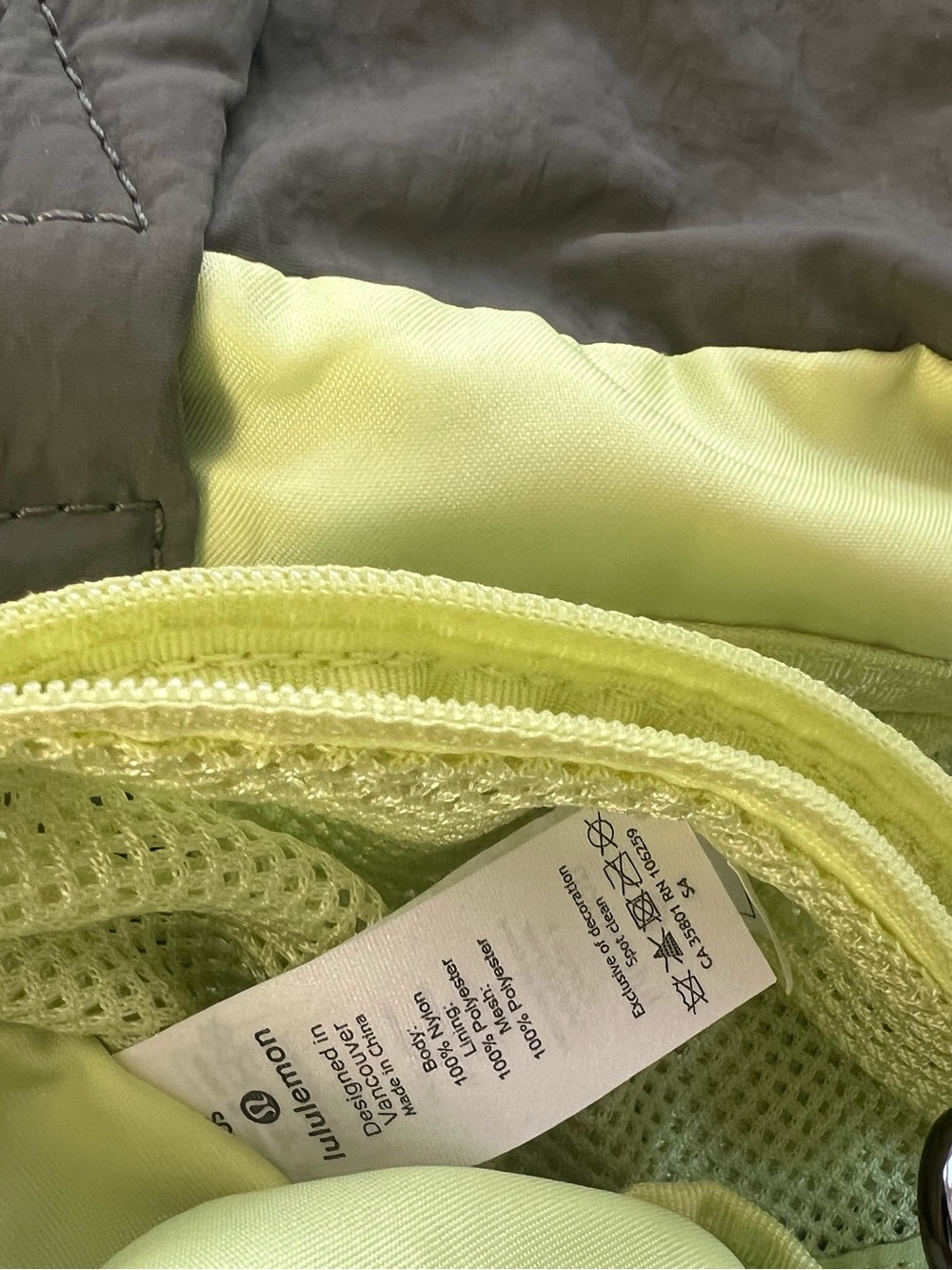 Lululemon on my level tote bag 30 L large in olive NWOT - Picture 6 of 6